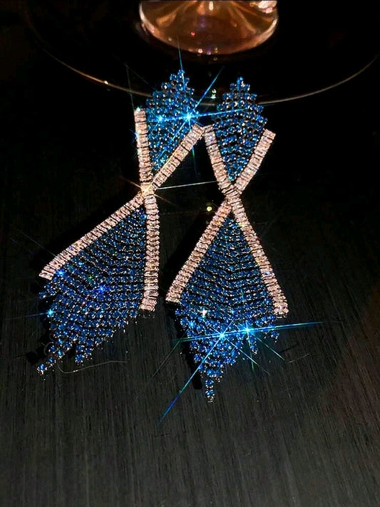 Sparkly Elegant Blue Rhinestone Earrings